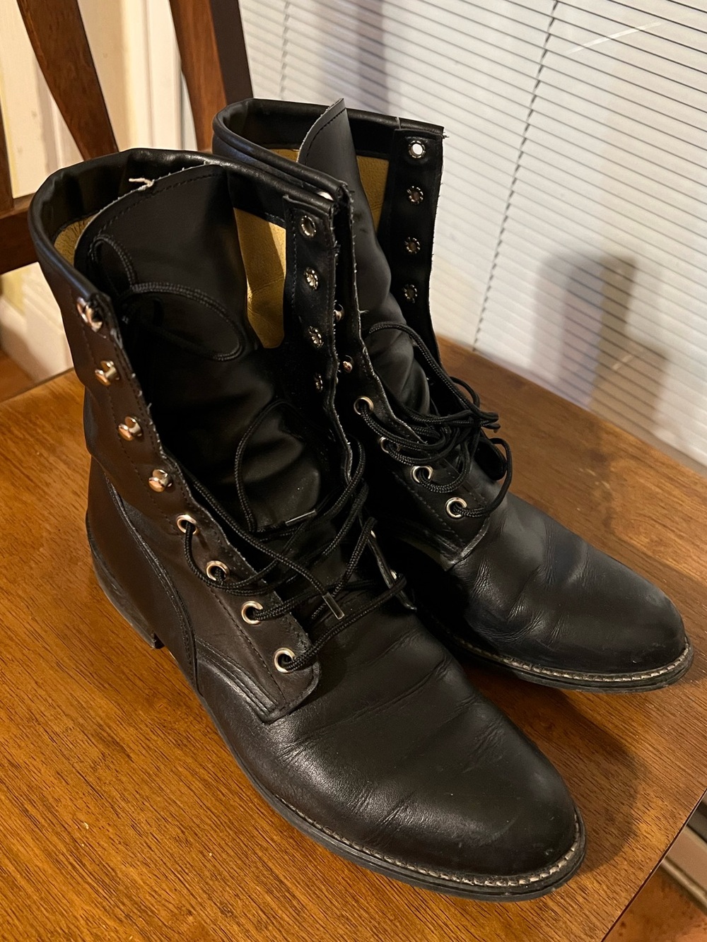Vintage Black Leather Boots Lace Up Women’s size 7